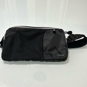 Hind waist pouch